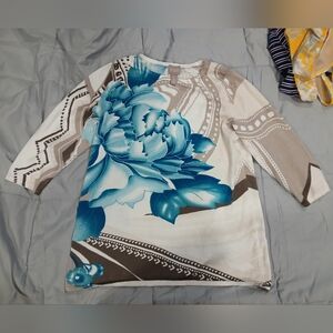 Chicos Floral Shirt. Size 2 (L 12/14)